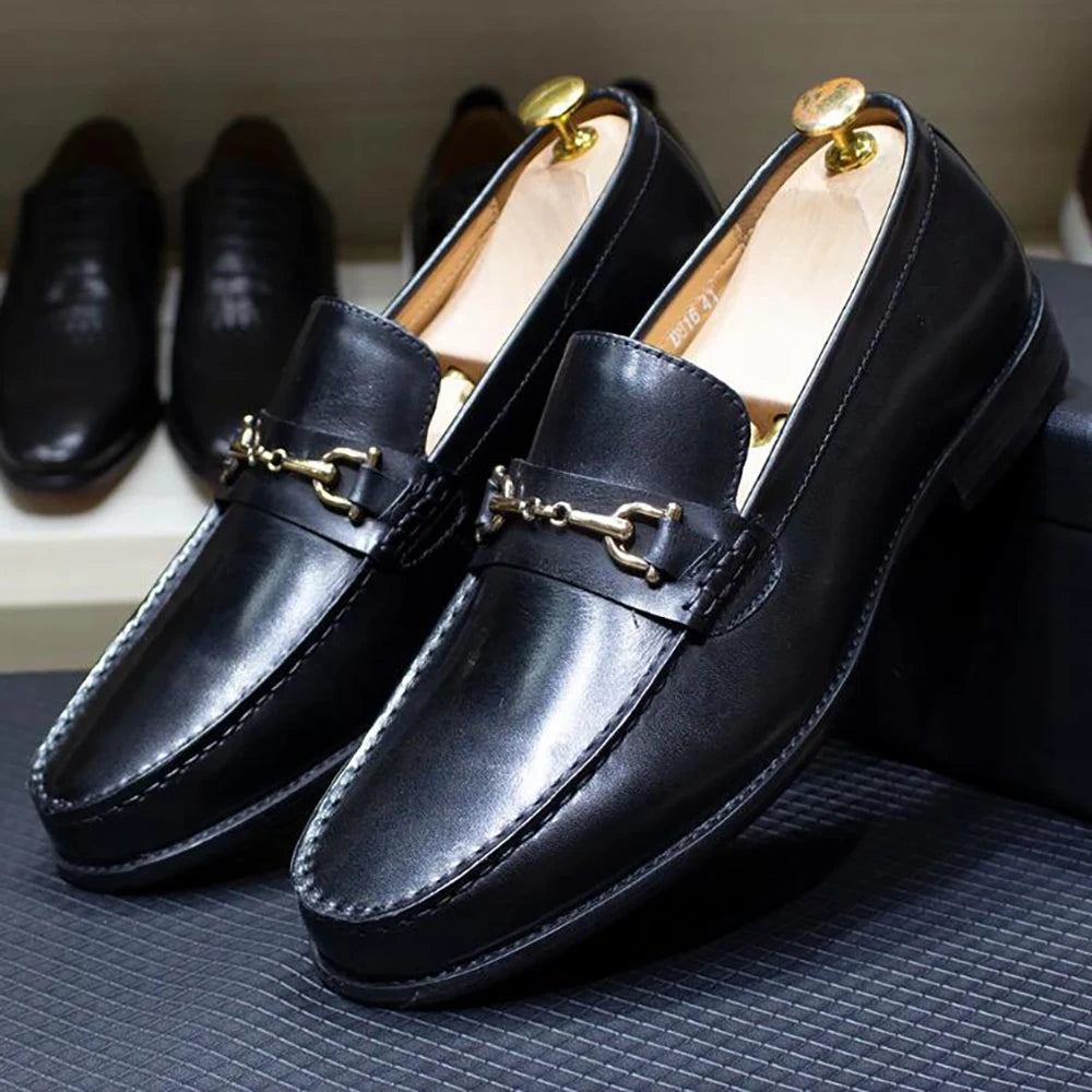 Andrey - Mocassin en cuir noir à métal doré