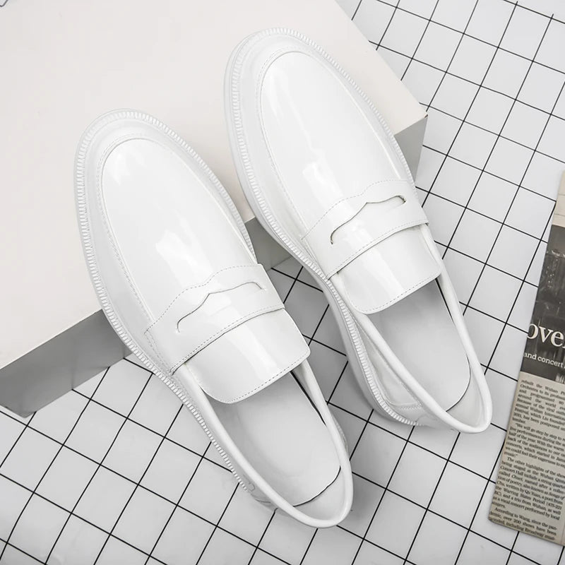 Mocassins en cuir synthétique style formel en blanc pour hommes